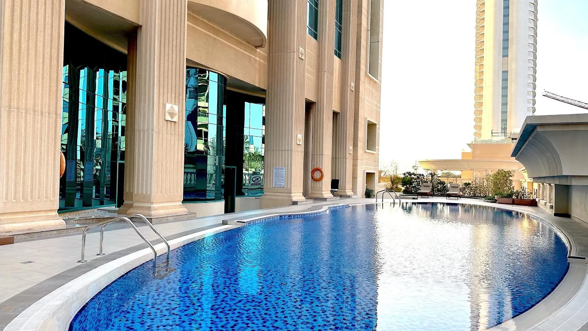 Stylish 1 Bedroom Sea View Opp Beach-Free Car Park Dubai
